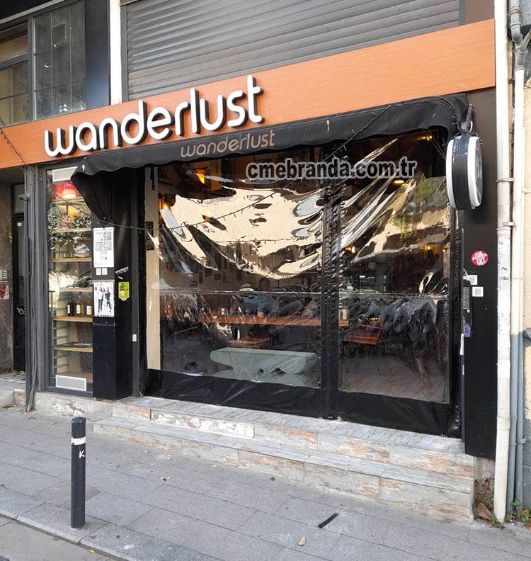 cafe kapısı (şeffaf branda)